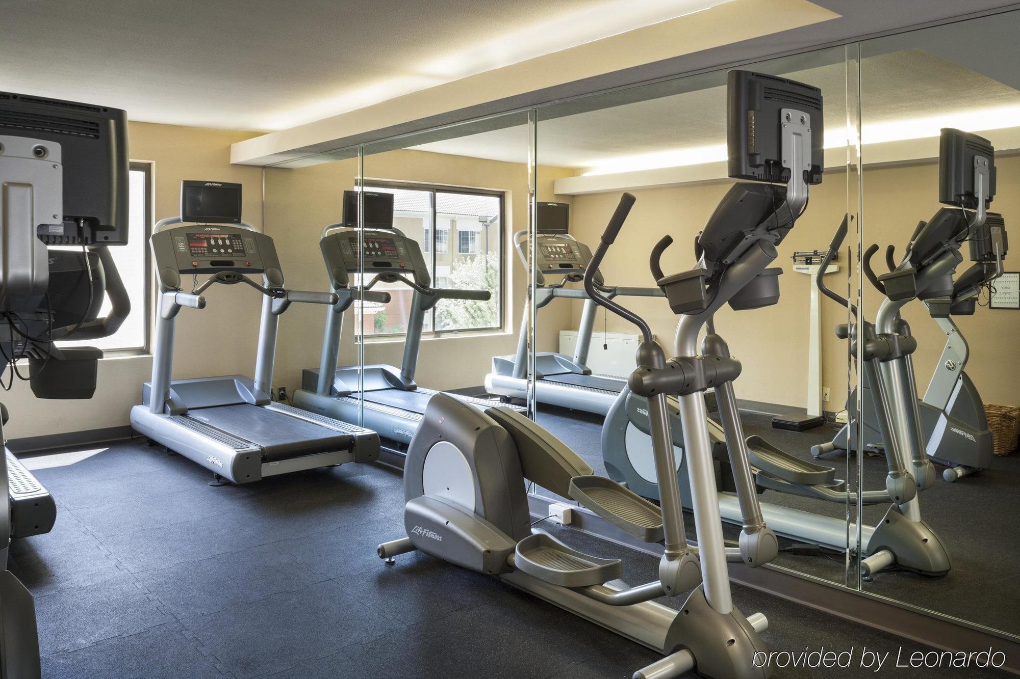 Holiday Inn Country Club Plaza แคนซัสซิตี ภายนอก รูปภาพ